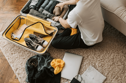 10 Tips for Shopping Abroad—Pack Wisaely