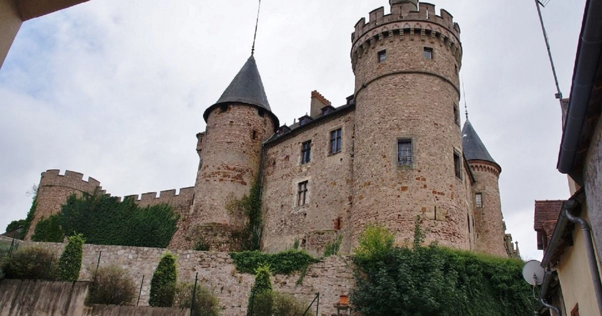 15 Most Famous Castles In Europe Worth Visiting